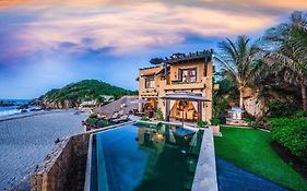 1037 - Villa Escondida